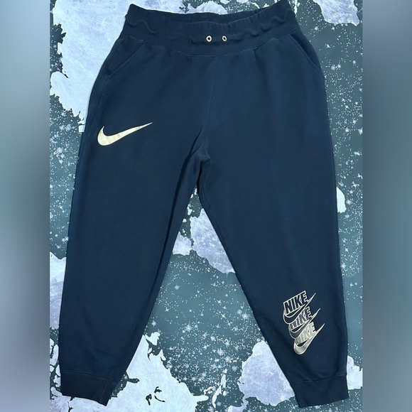 Nike Sweatpants - Picture 1 of 7